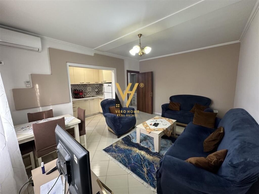 Jepet Apartament 1+1+ballkon me qera te Shkolla Bajram Curri 65 m2
