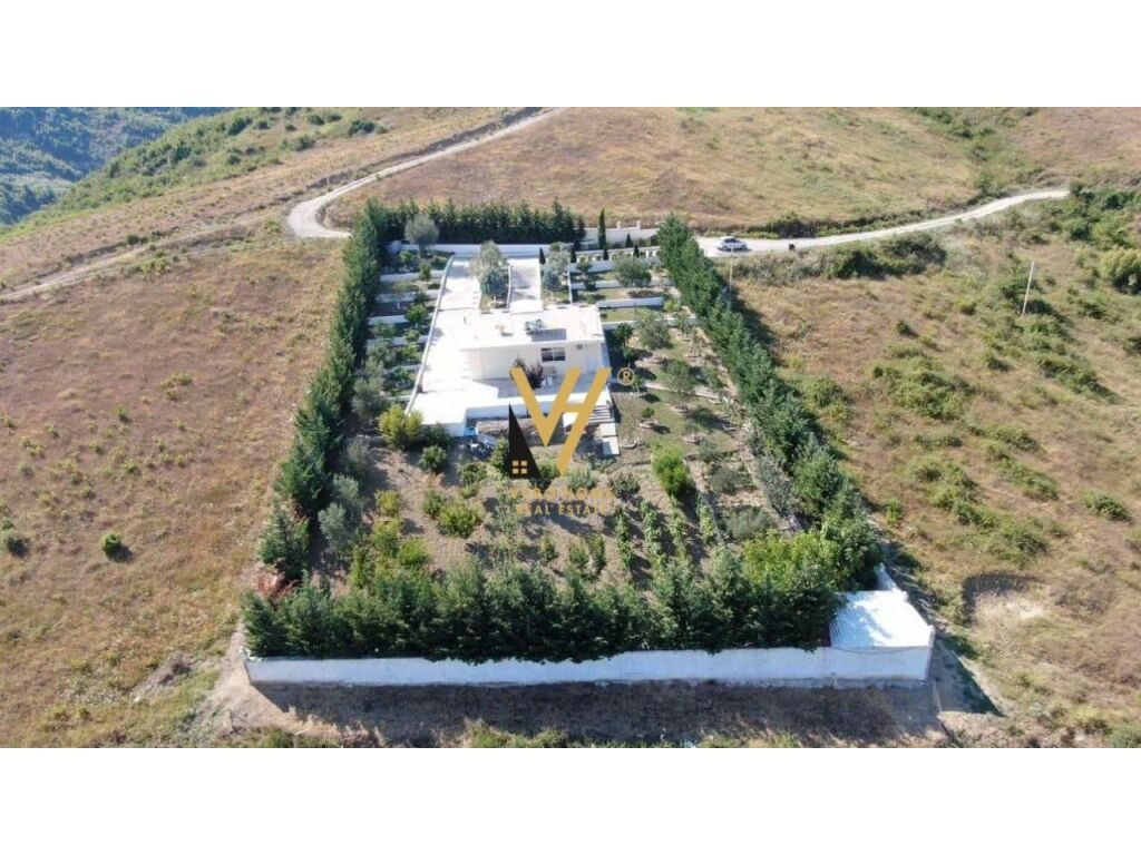 Shitet truall+ndertes ne Vaqarr 2000 m2 4