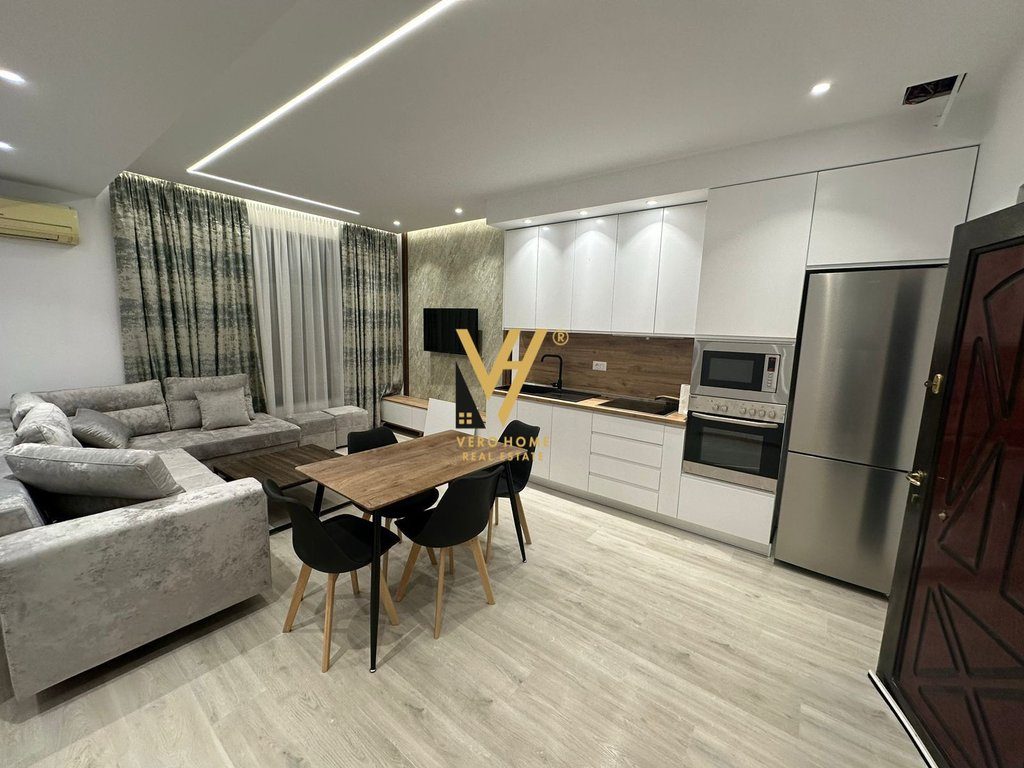 JEPET APARTAMENT 1+1+BLK ME QERA TE ZOGU I ZI 65.000 LEKE 2