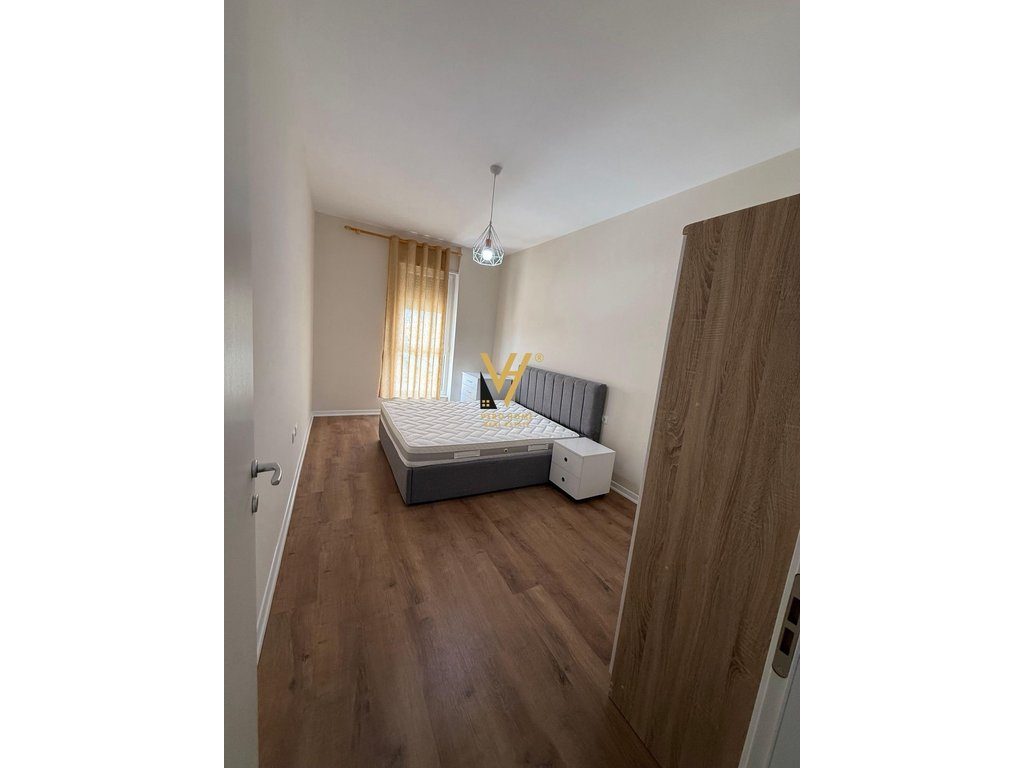 JEPET APARTAMENT 1+1+BLK ME QERA TE 5 MAJI 50.000 LEKE 3