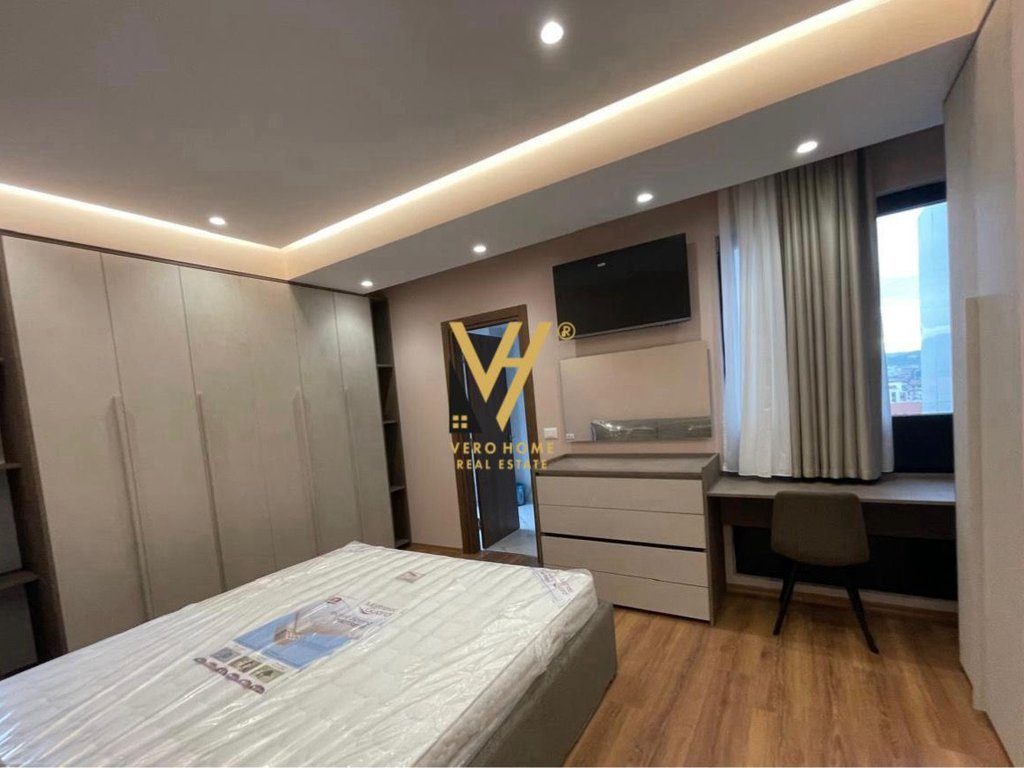 JEPET APARTAMENT 2+1+BLK ME QIRA TE RRUGA E DIBRES 85.000 LEKE 4