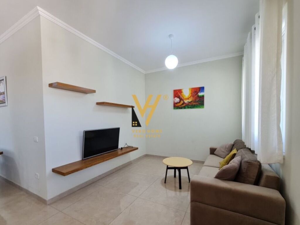 Jepet Apartament 2+1+2+ballkon me qera te Amerikan 3 , Yzberisht 130 m2 2