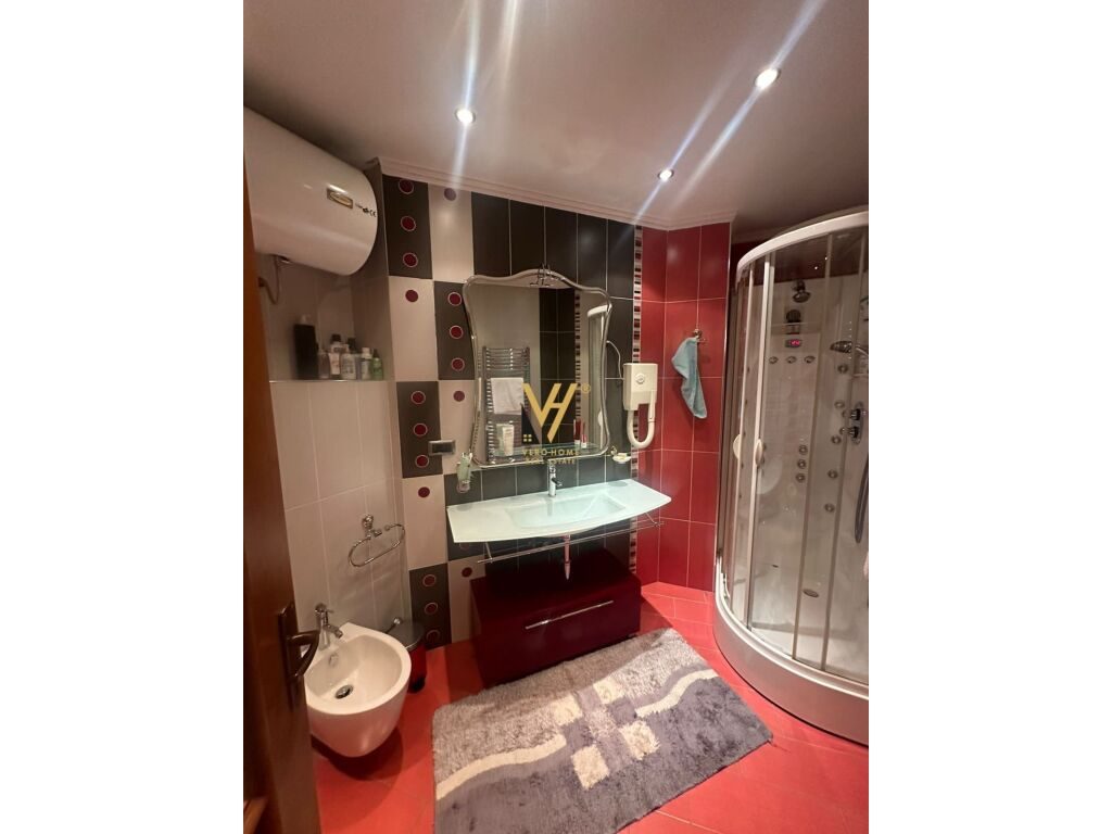 Shitet Apartament 3+1+3+ballkon te Rruga Lidhja e Prizrenit , Bllok 202 m2 4