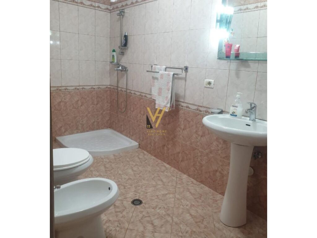 Jepet Apartament 2+1 me qera te Rruga e Durrsit 90 m2 3