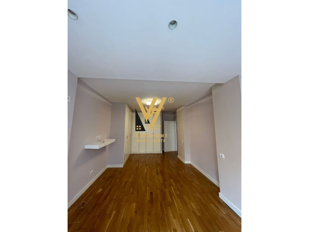 JEPET ZYRE 145 M2 ME QERA TE KOPSHTI ZOOLOGJIK 950 EURO 4