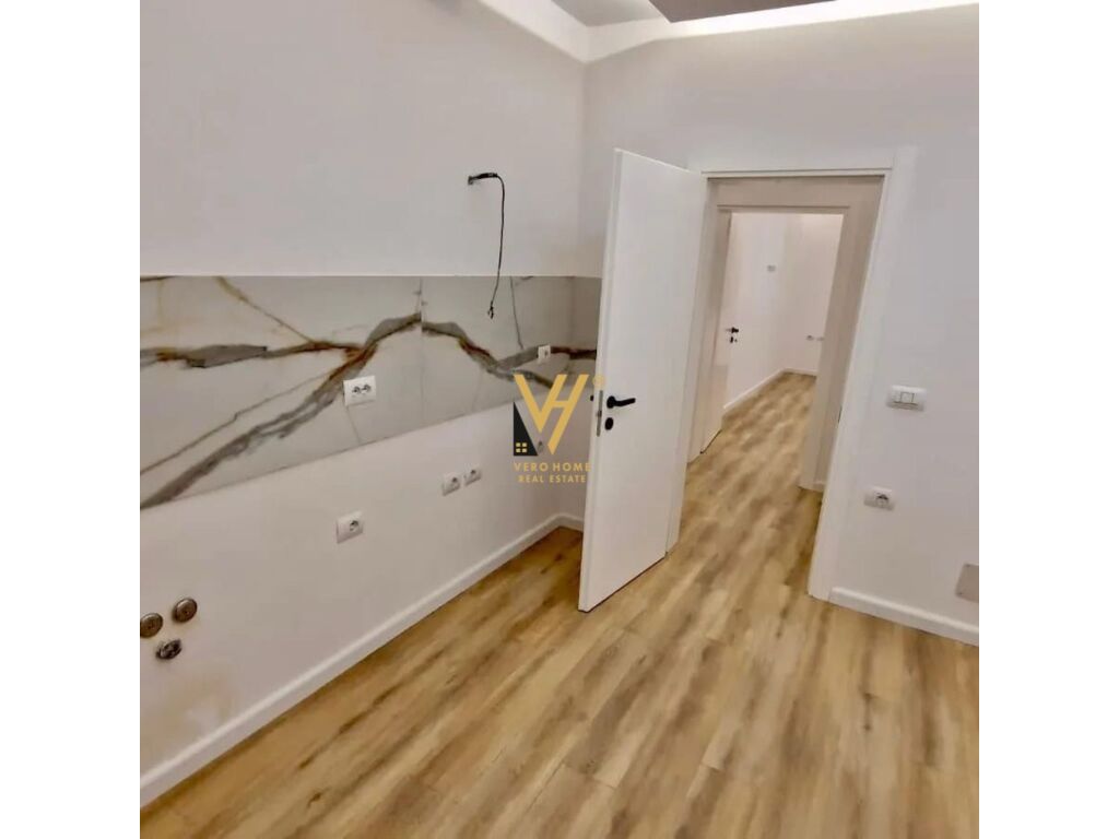 JEPET AMBIENT BIZNESI 120M2 ME QERA TE MINE PEZA 900 EURO 3