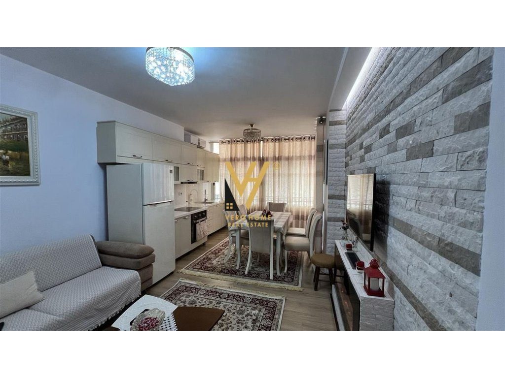 JEPET APARTAMENT 3+1+BLK ME QERA TE IRFAN TOMINI 900 EURO 3