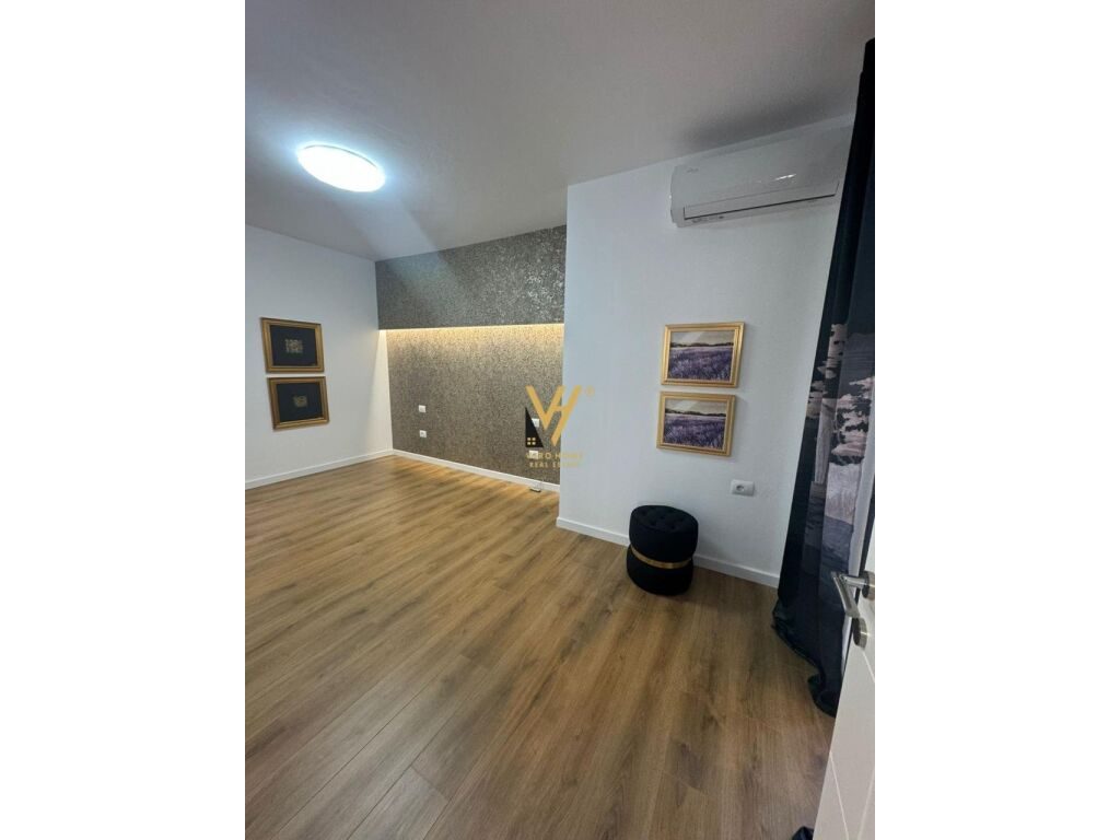 Shitet Apartament 2+1+2 te 21 Dhjetori 138 m2