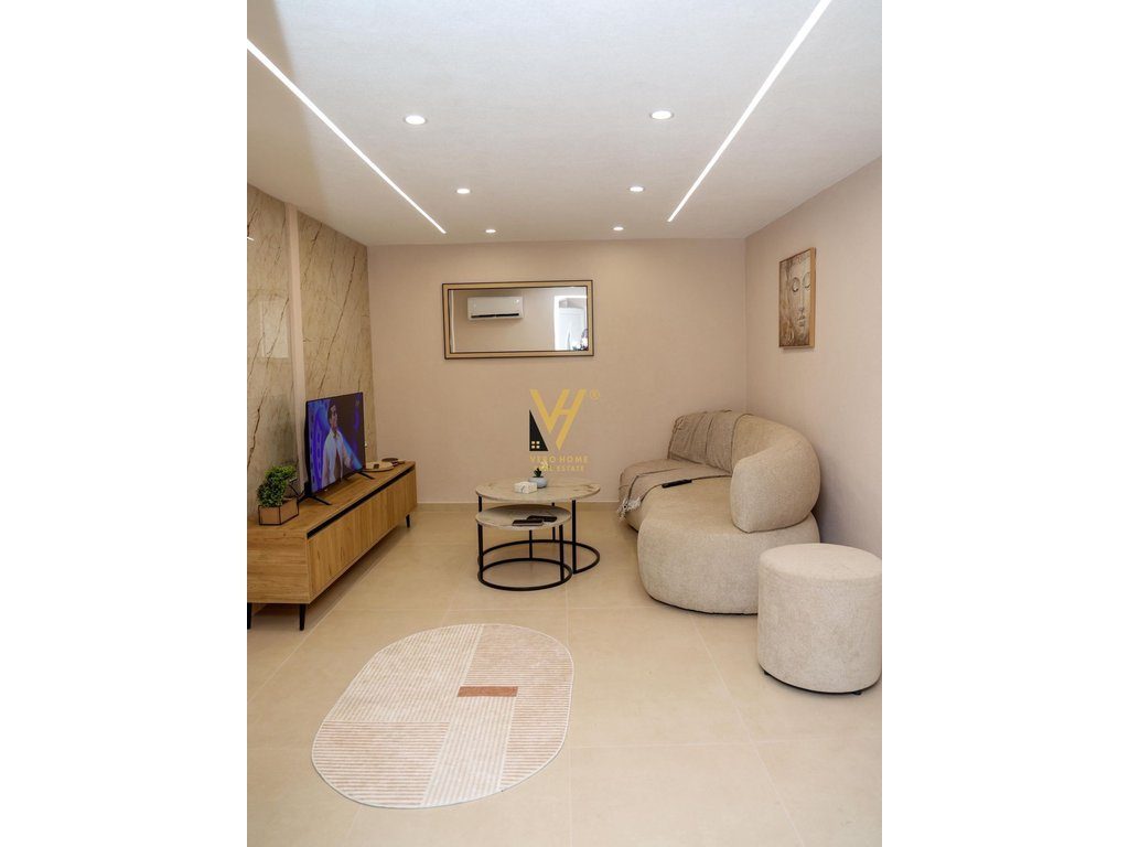JEPET SHTEPI 2 KATSHE PRIVATE ME QIRA NE QENDER 1.300 EURO