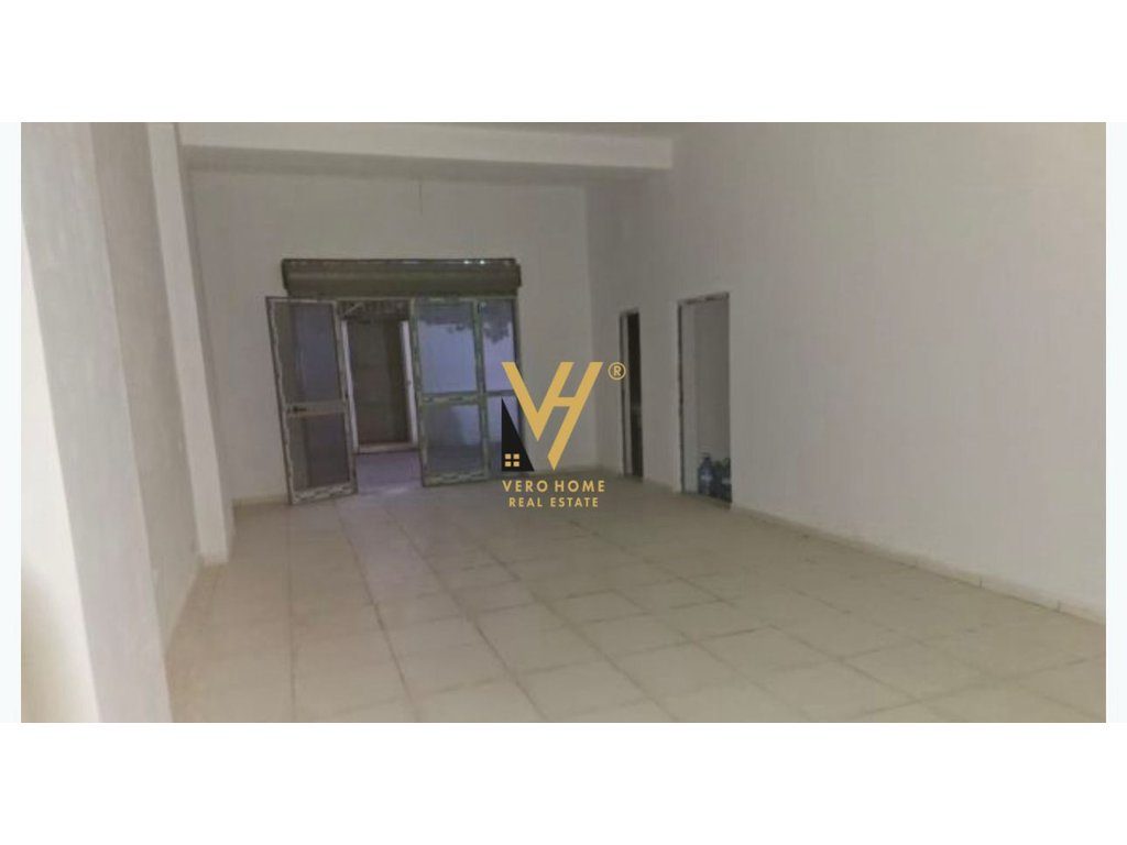 JEPET AMBIENT BIZNESI 50 M2 ME QIRA NE ASTIR 700 EURO