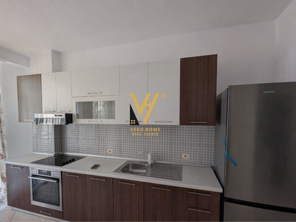 JEPET APARTAMENT 2+1 ME QIRA TE PEDRIATRIA 55.000 LEKE