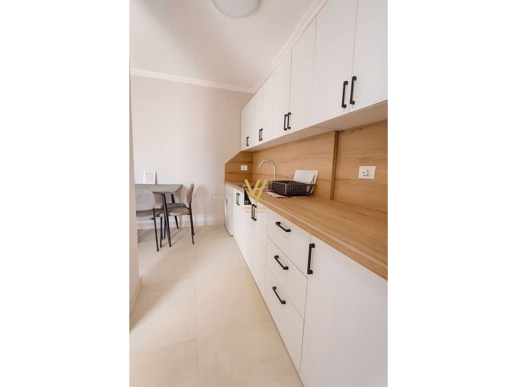 JEPET APARTAMENT 1+1+VERANDE ME QIRA NE GOLEM 700 EURO 2