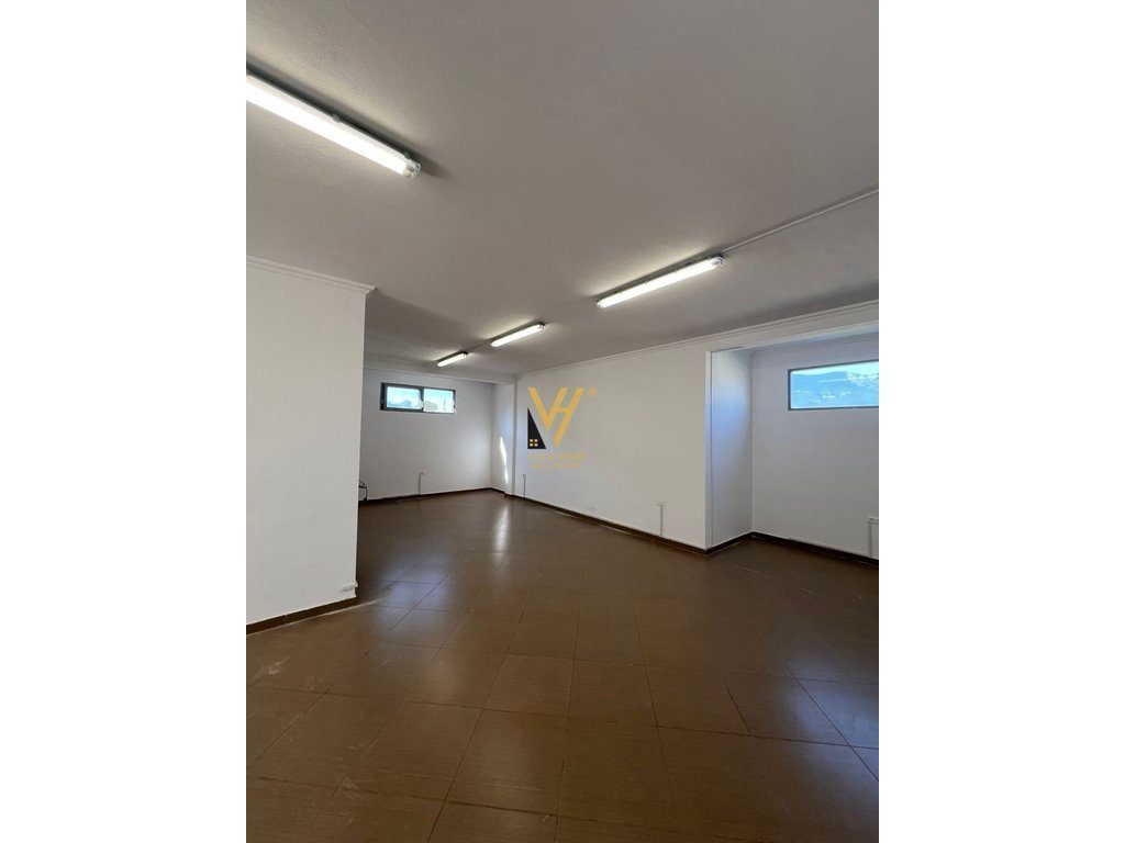 JEPET ZYRE 120 M2 ME QERA NE SAUK 600 EURO 3