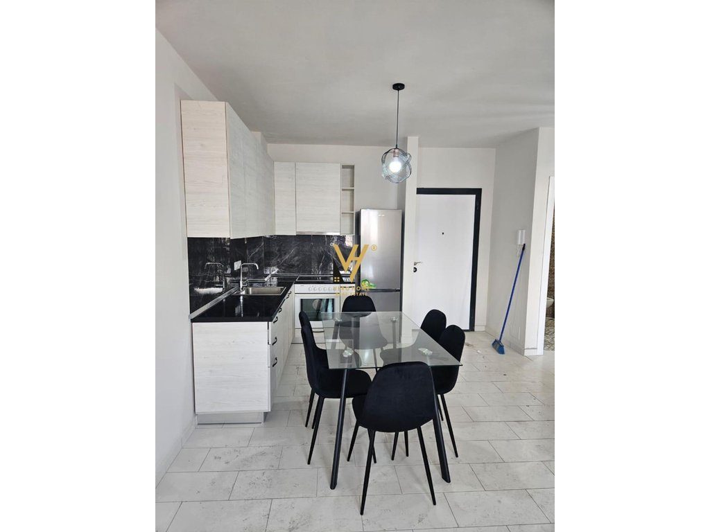JEPET APARTAMENT 1+1+BLK ME QERA TE GOLDEN PARK 500 EURO 2