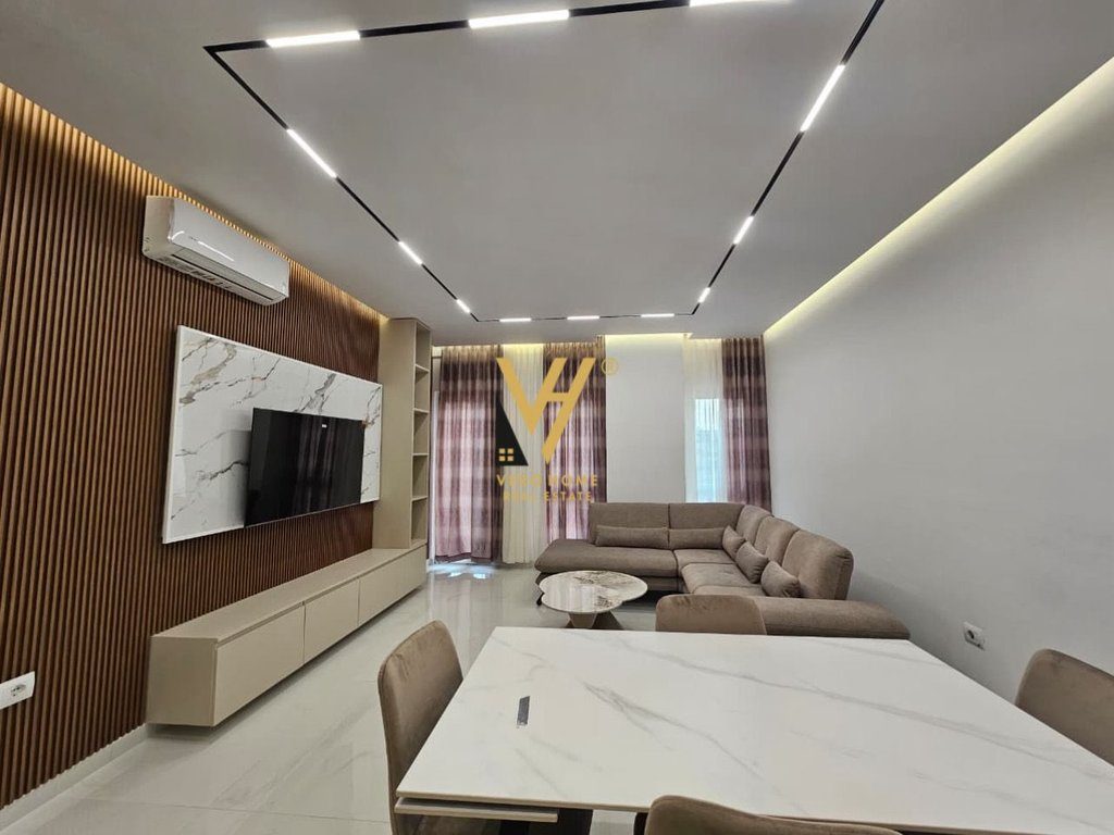 JEPET APARTAMENT 1+1 ME QIRA TEK ZOGU I ZI 800 EURO