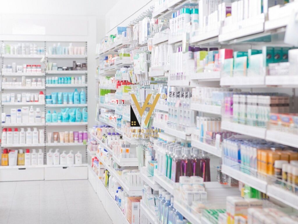 Jepet Farmaci me qera te Rruga e Kosovareve 50 m2