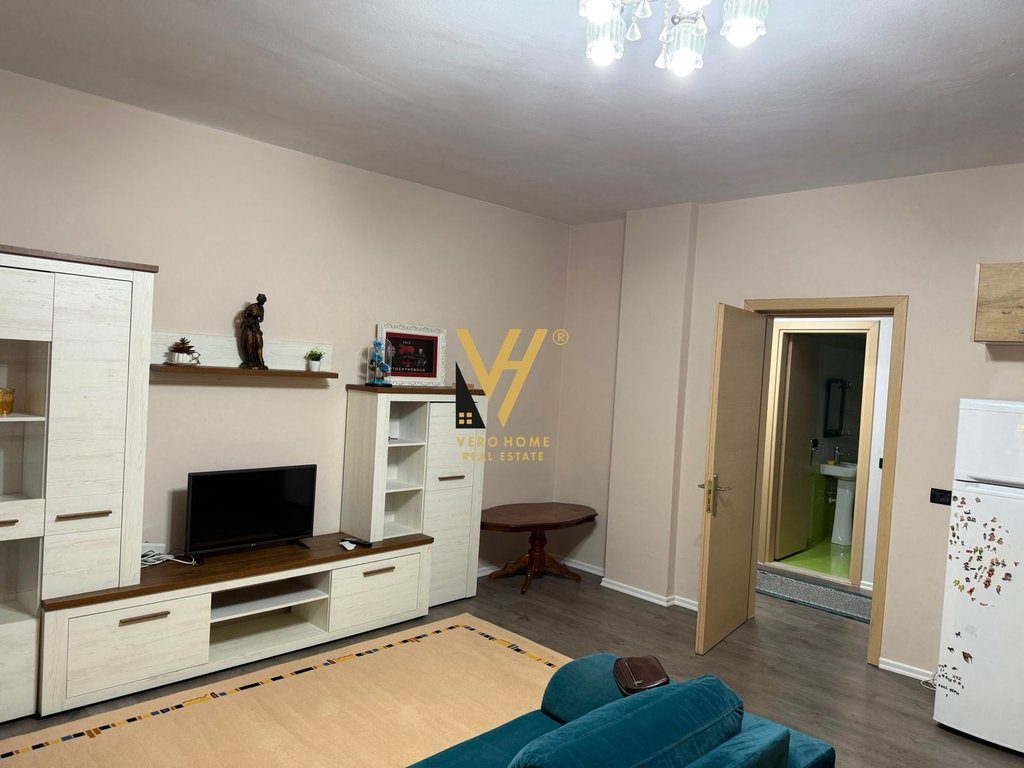 JEPET APARTAMENT 2+1+2+3BLK ME QIRA TE LIQENI THATE 70.000 LEKE