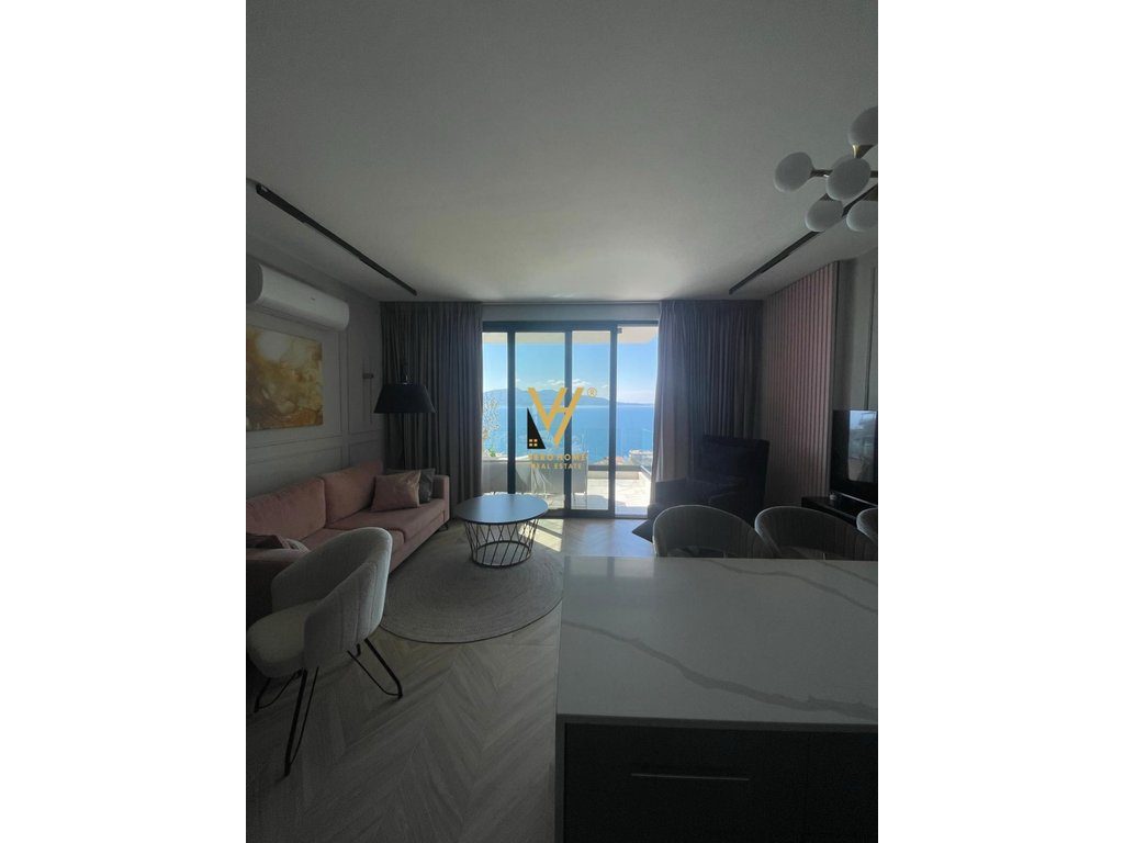 SHITET APARTAMENT 3+1+2+3 BLK NE SARANDE 360.000 EURO