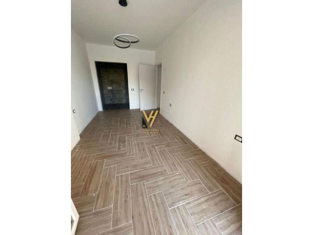 SHITET APARTAMENT 2+1+2 TE RRUGA E BARRIKADAVE 275.000 EURO 3
