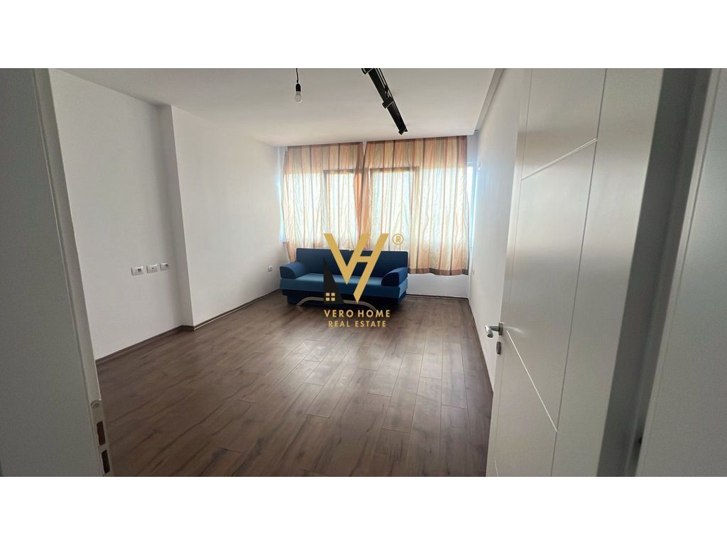 JEPET ZYRE 2+1+BLK ME QERA NE ASTIR 600 EURO