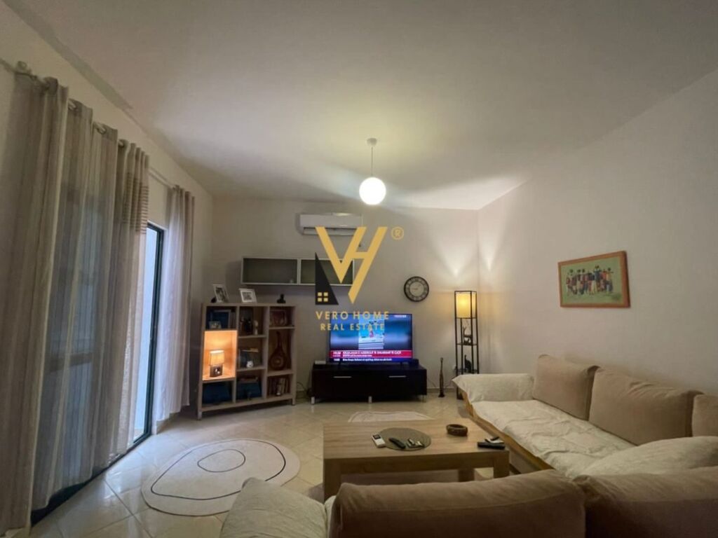 Shitet shtepi private ne zonen e Lundres 200 m2 4