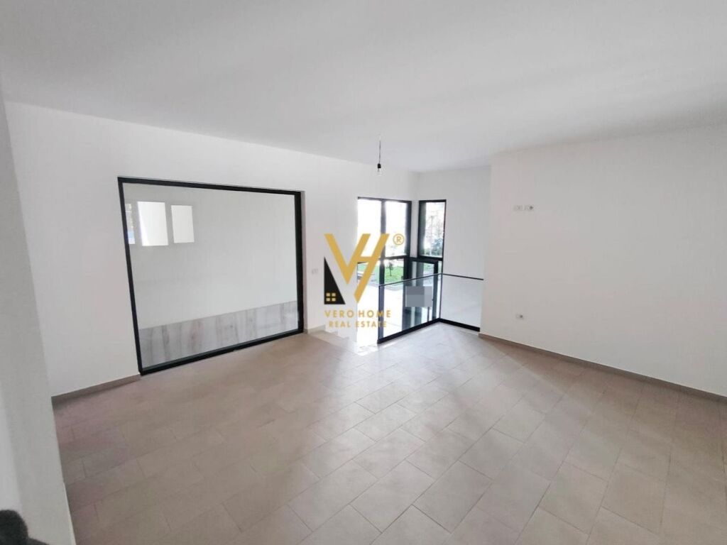 Shitet Ambient Biznesi te Kompleksi Green City 44 m2 2
