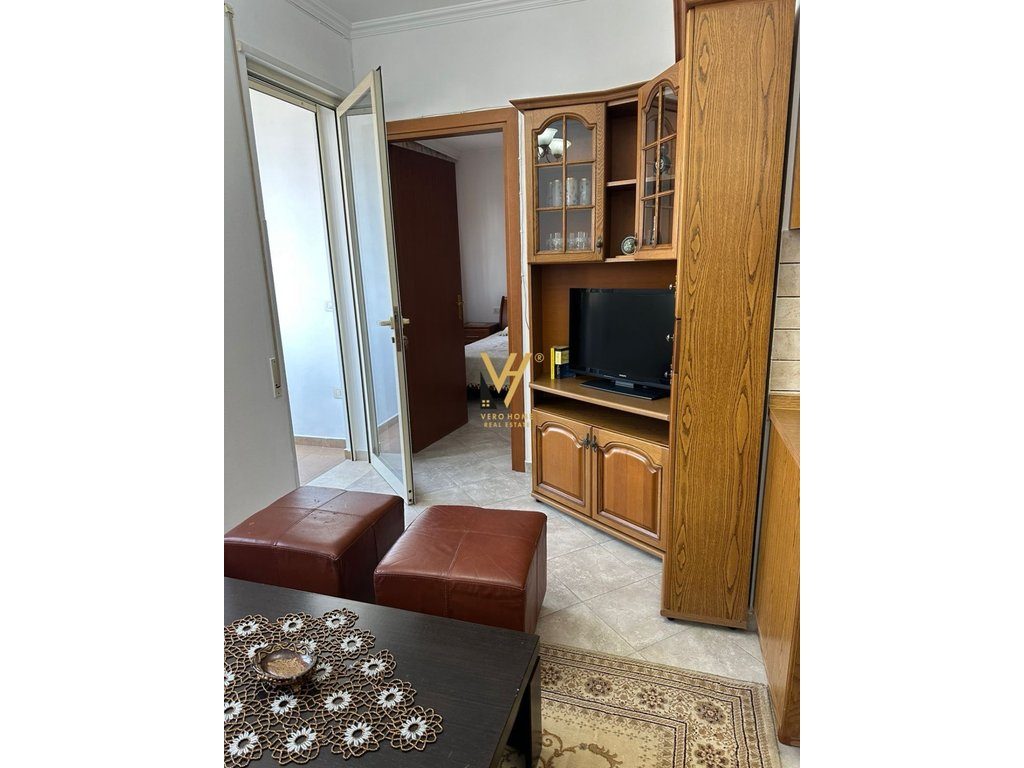 JEPET APARTAMENT ME QERA 2+1+BLK TE RRUGA E ELBASANIT 700 EURO 2