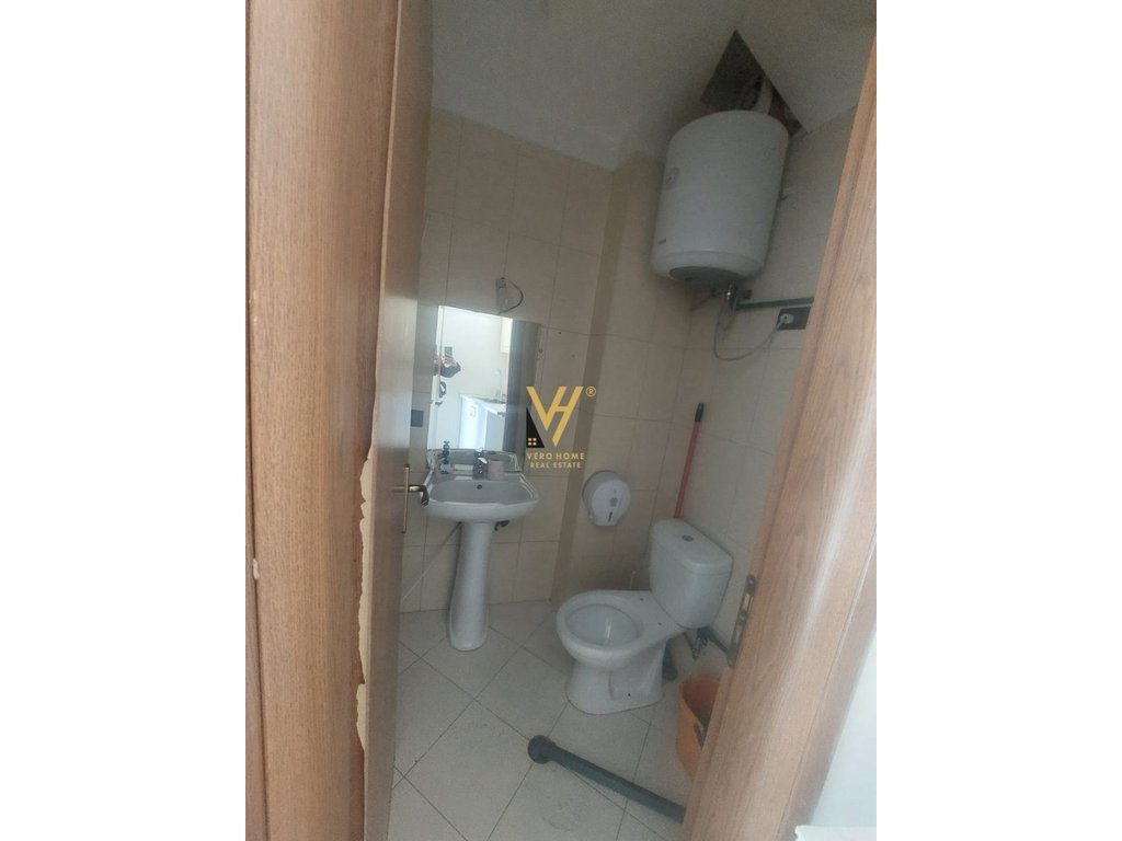 JEPET ZYRE 40 M2 ME QERA TE PAZARI I RI 50.000 LEKE 2