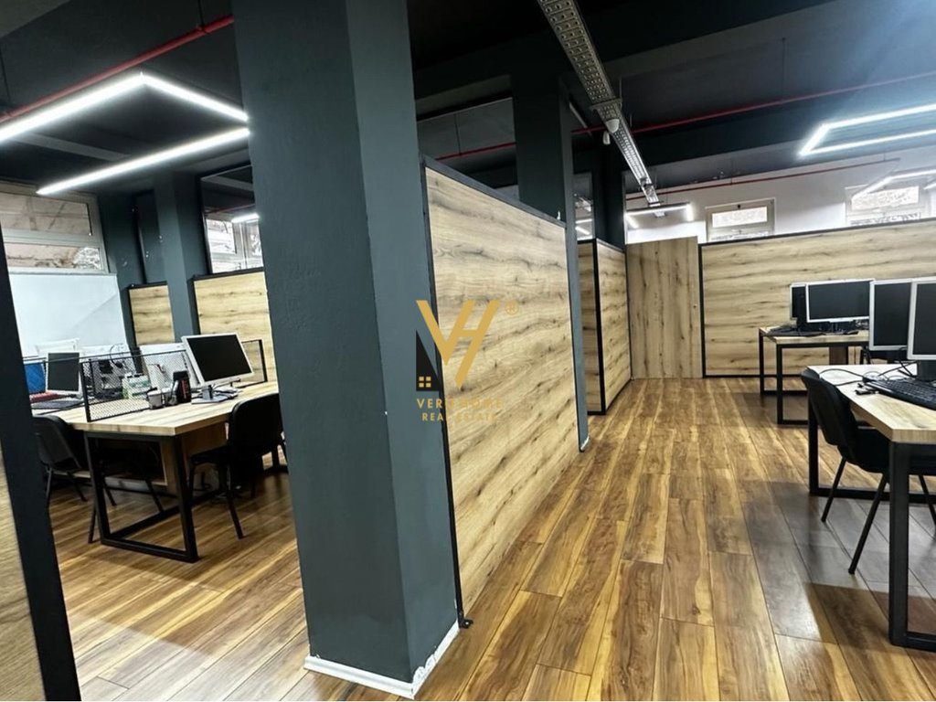 JEPET ZYRE 300 M2 ME QERA TE RRUGA E KAVAJES 2.500 EURO 4