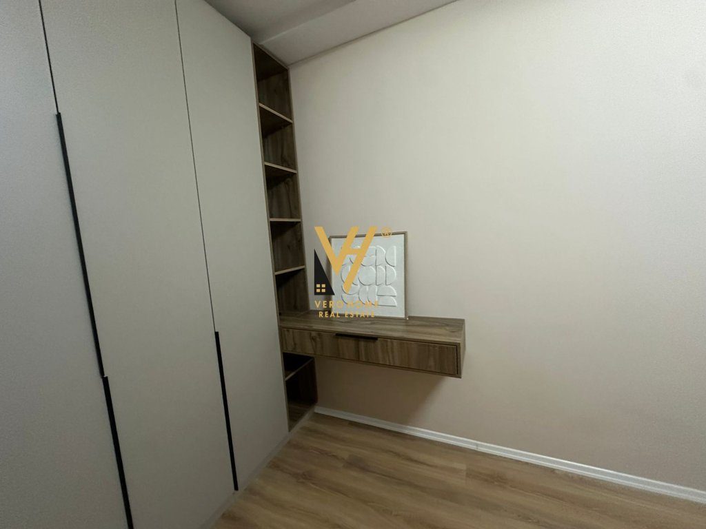 JEPET APARTAMENT 1+1+BLK ME QERA TE GARDEN BUILDING, RR.KAVAJES 1.100 EURO 3