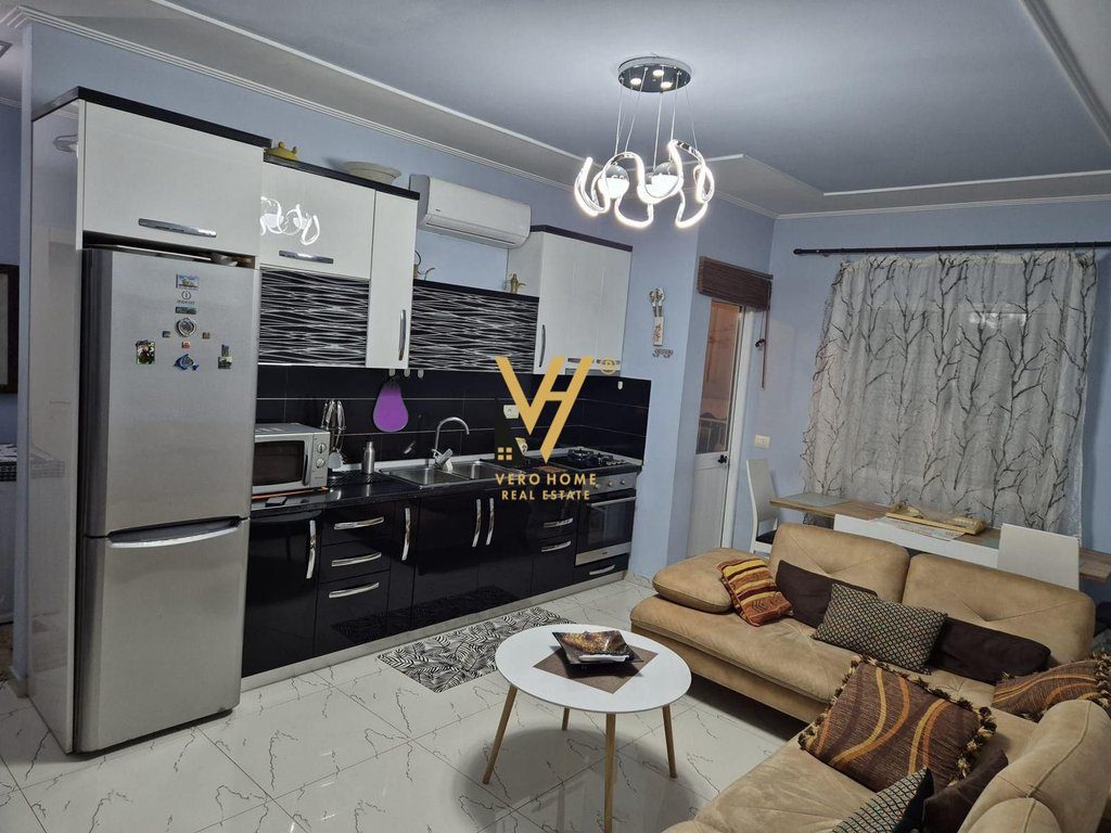 JEPET APARTAMENT 2+1+BLK ME QIRA TEK ISH TREGU ELEKTRIK 65.000 LEKE 2