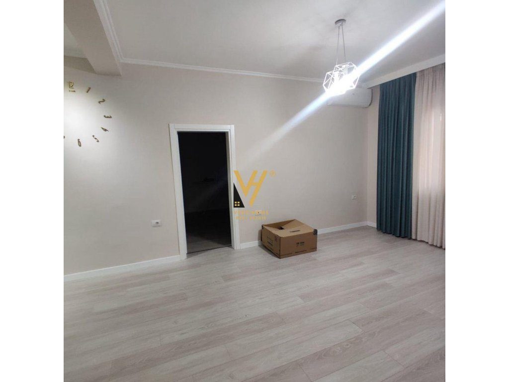 JEPET ZYRE 112 M2 ME QIRA TE RRUGA E KAVAJES 800 EURO