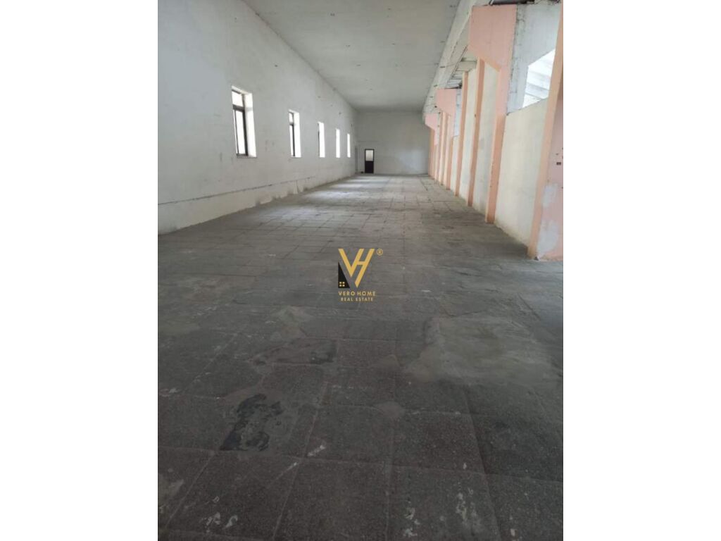 Jepet Magazine me qera ne Kombinat 250 m2