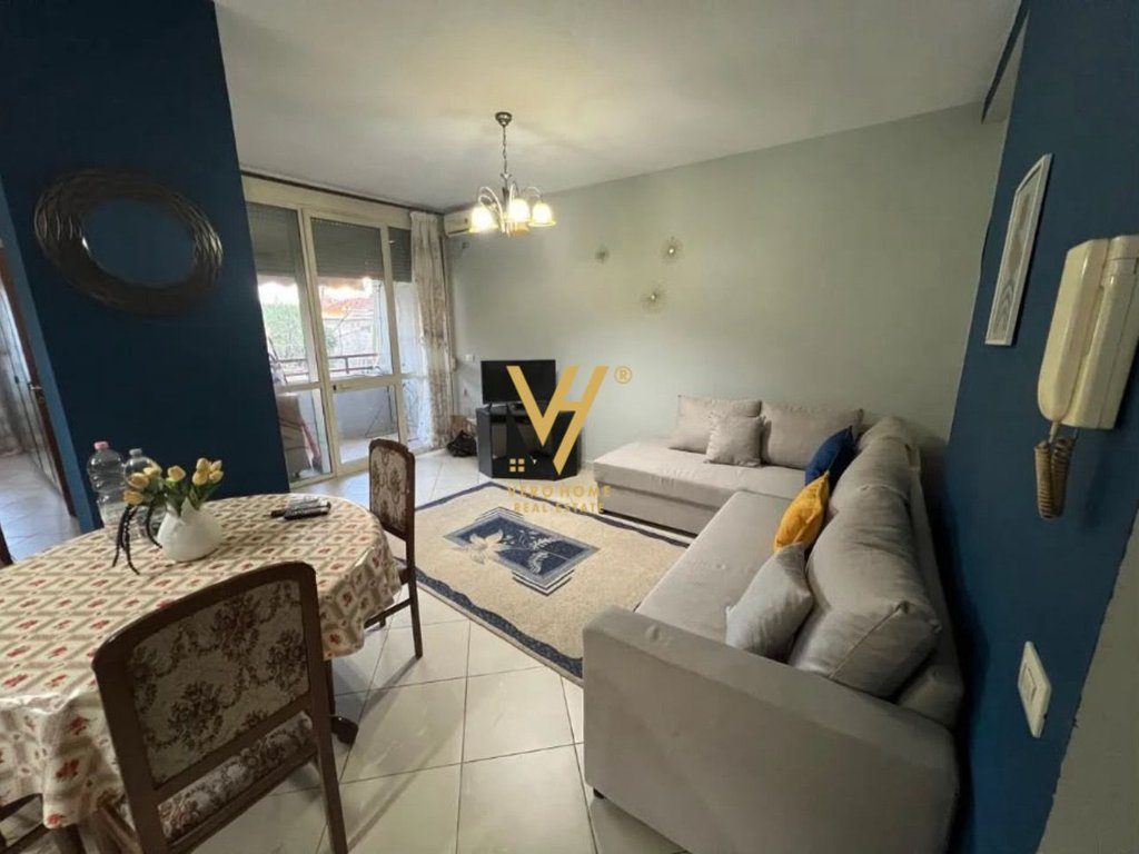 JEPET APARTAMENT 1+1+BLK ME QIRA TE RRUGA FORTUZI 55.000 LEKE