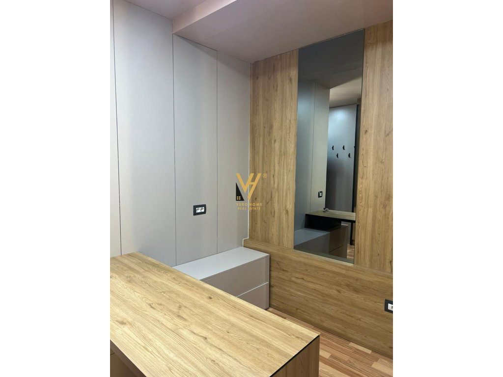 JEPET ZYRE 20 M2 ME QERA TE STACIONI I TRENIT 30.000 LEKE