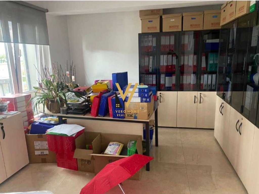 JEPET ZYRE 105 M2 ME QIRA TE TREGU CAM 1.400 EURO