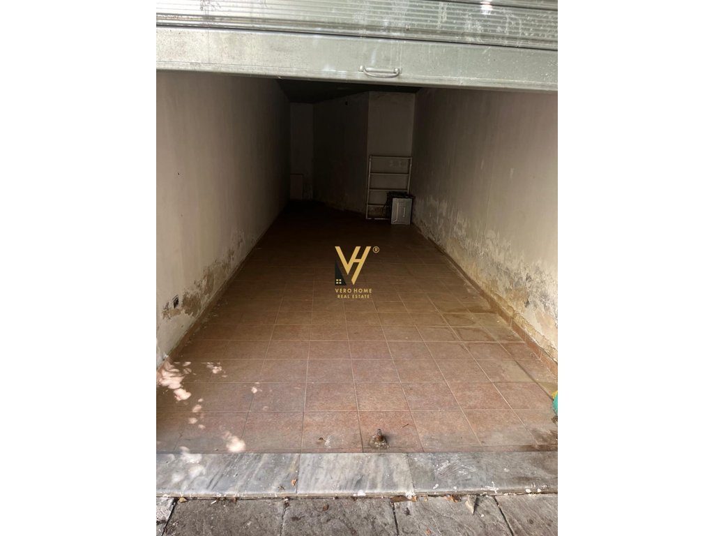JEPET MAGAZINE 30 M2 ME QERA EHW, KOMUNA E PARISIT 30.000 LEKE 1