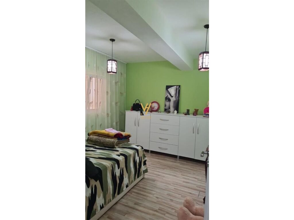 Jepet Zyre me qera te Qyteti i Studentit 140 m2 3
