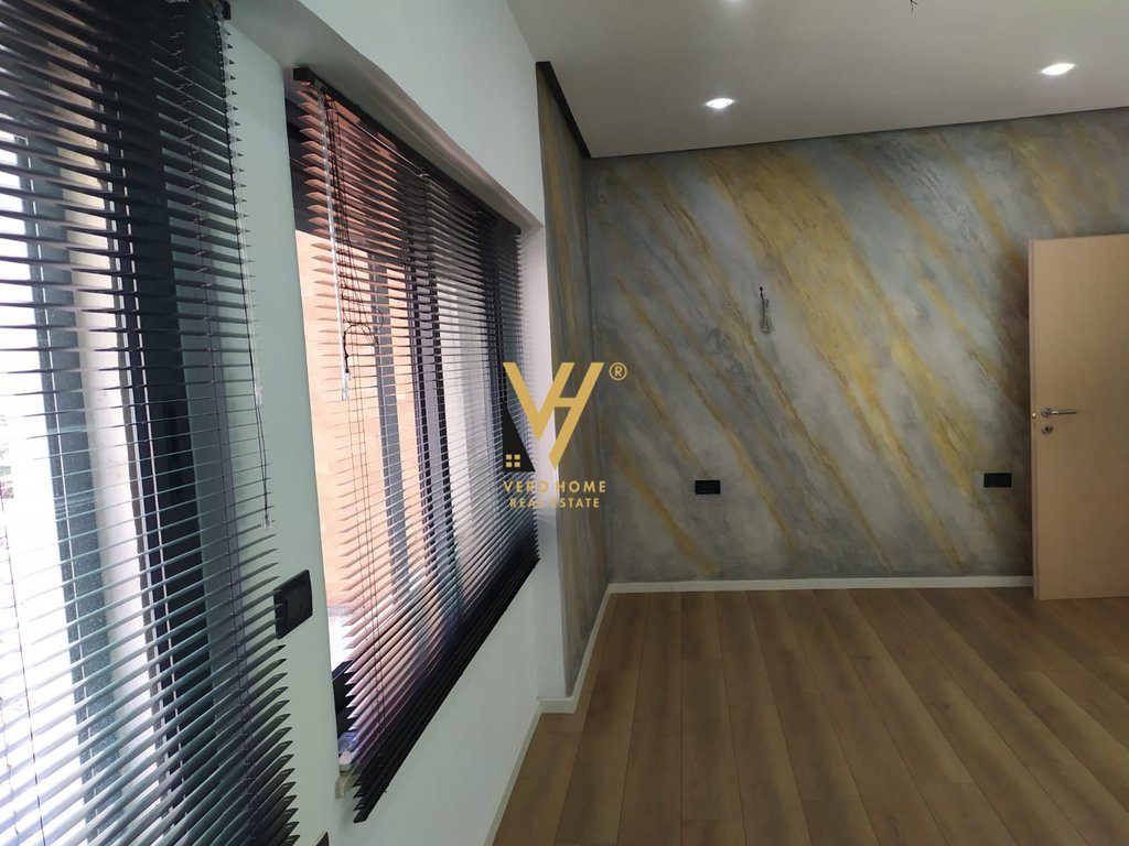 JEPET ZYRE 80 M2 ME QIRA NE BLLOK 93.000 LEKE 2