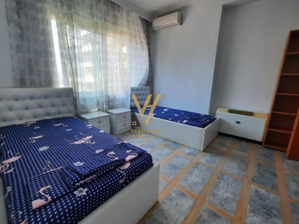 Jepet apartament 2+1 me qera te Blloku 100 m2 3