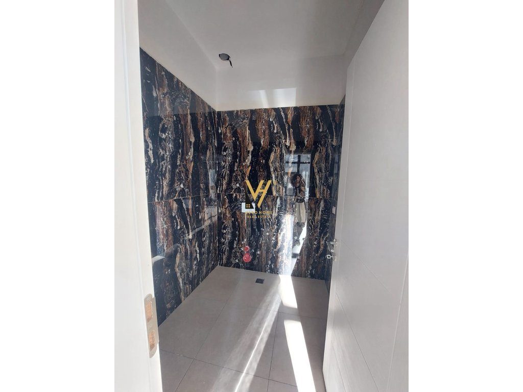 JEPET DYQAN 35 M2 ME QERA TE MINE PEZA 800 EURO 3