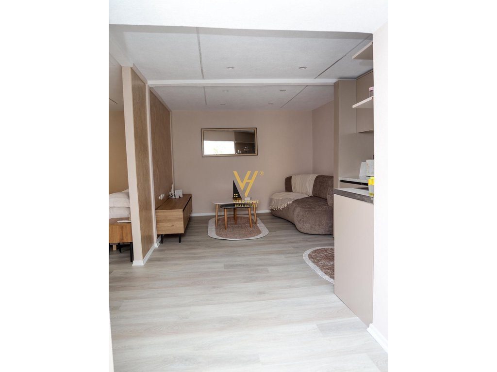 JEPET SHTEPI 2 KATSHE PRIVATE ME QIRA NE QENDER 1.200 EURO 3