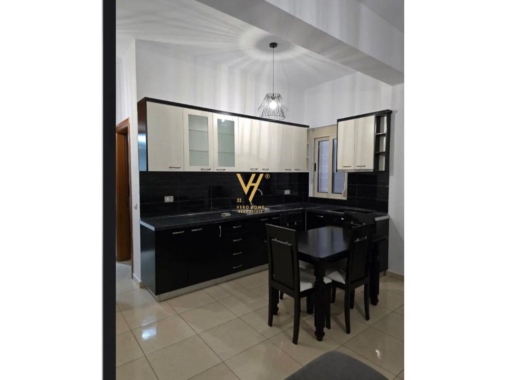 JEPET APARTAMENT 1+1+BLK ME QERA TE QYTET STUDENTI 450 EURO 3