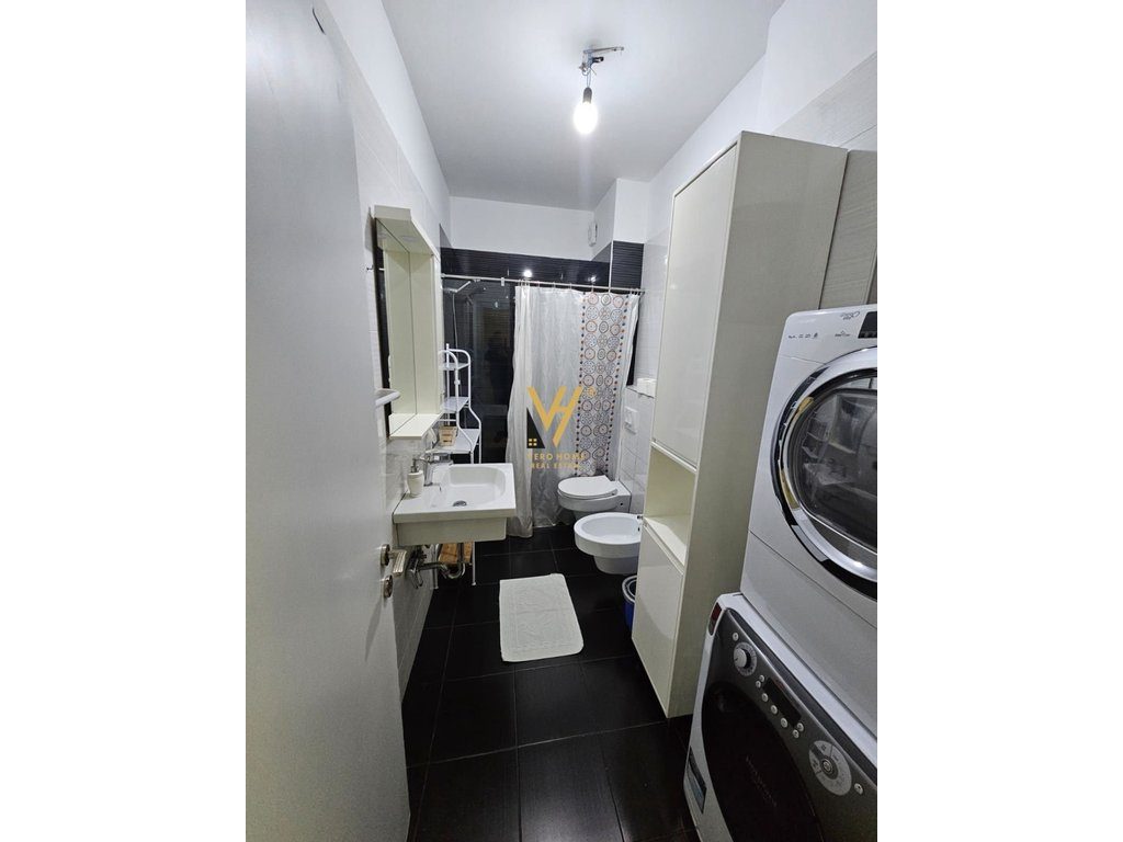 JEPET APARTAMENT 1+1+BLK ME QERA NE QENDER 950 EURO 4