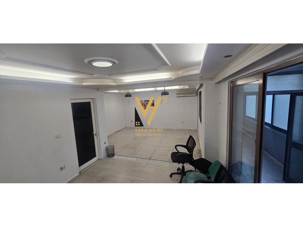 JEPET ZYRE 120 M2 ME QERA TE SHESHI WILLSON 850 EURO 2