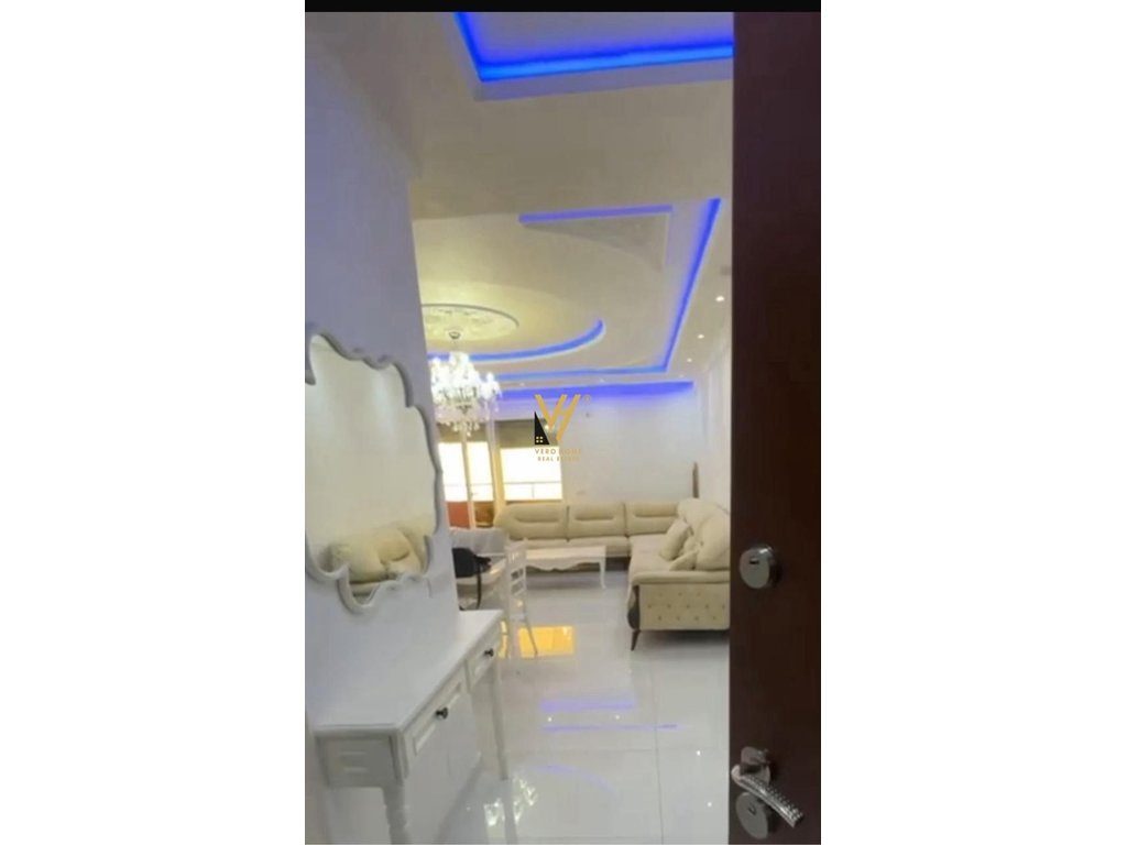 JEPET APARTAMENT 2+1+2 ME QERA NE XHAMLLIK 1.100 EURO 2