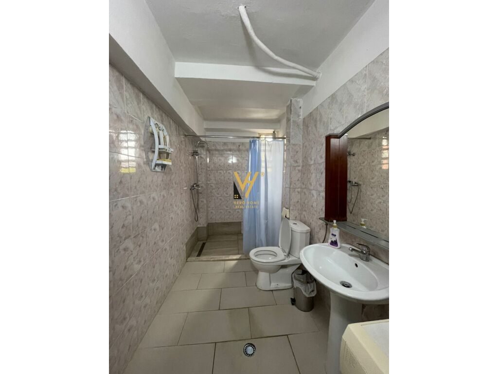 Jepet Apartament 1+1+ballkon me qera te Piazza , Qender 65 m2 4