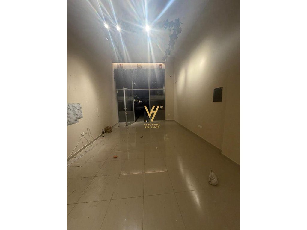 JEPET AMBIENT BIZNESI 50 M2 ME QERA TE KIKA 2, KOMUNA PARISIT 50.000 LEKE