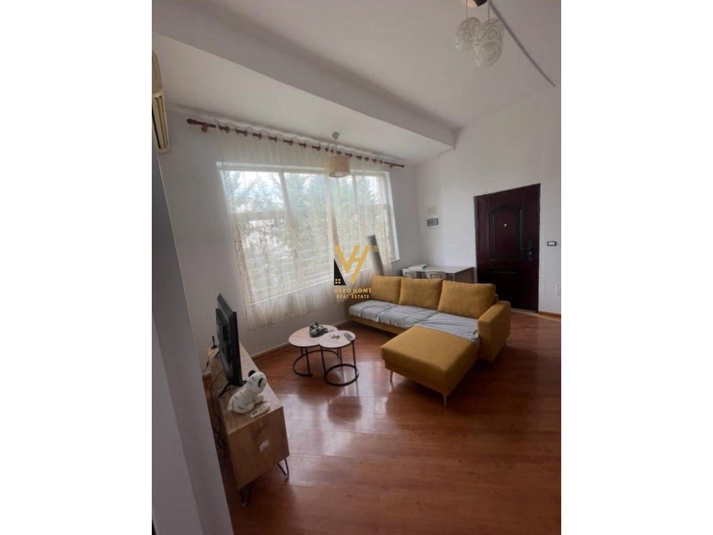 JEPET APARTAMENT 1+1 ME QERA RRUGA EDUARD MANO 45.000 LEKE