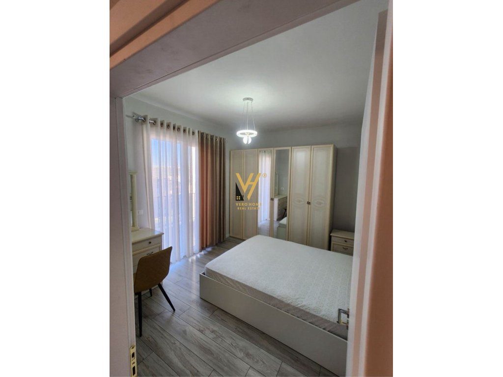JEPET APARTAMENT 1+1 ME QIRA TE KOMUNA E PARISIT 75.000 LEKE 3